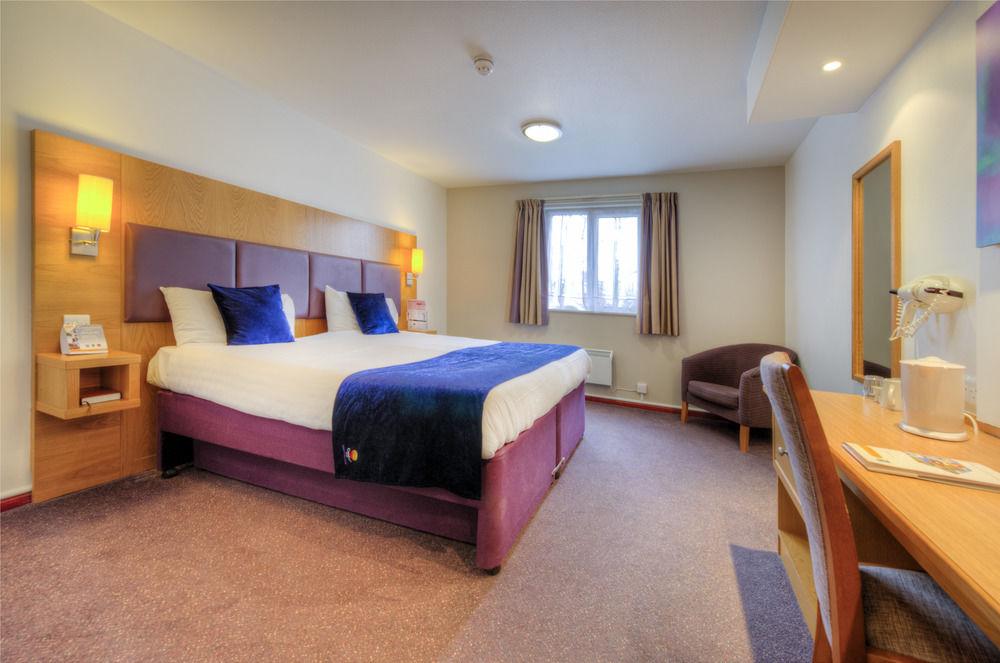 Comfort Inn Manchester North Middleton  Exterior photo