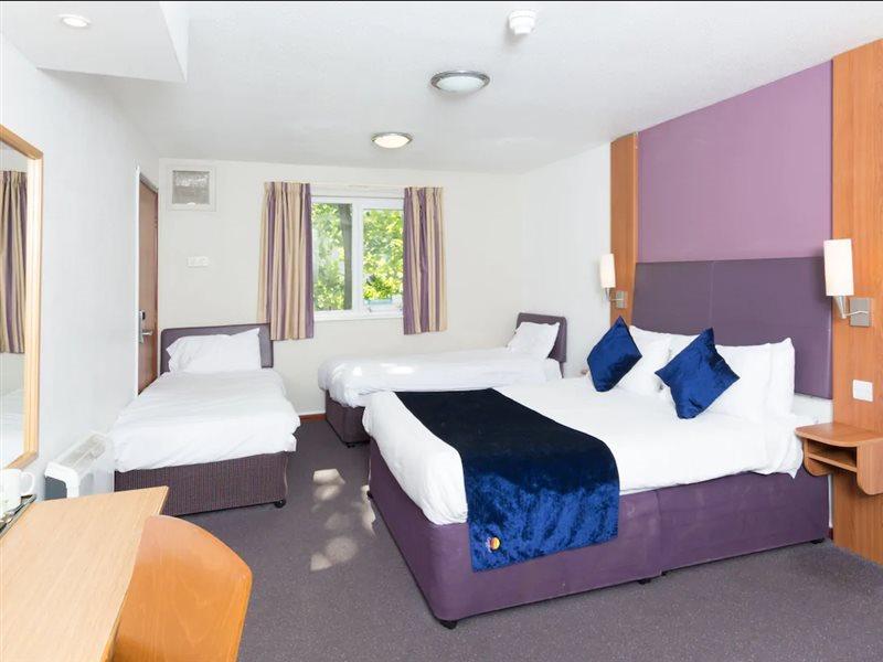 Comfort Inn Manchester North Middleton  Exterior photo