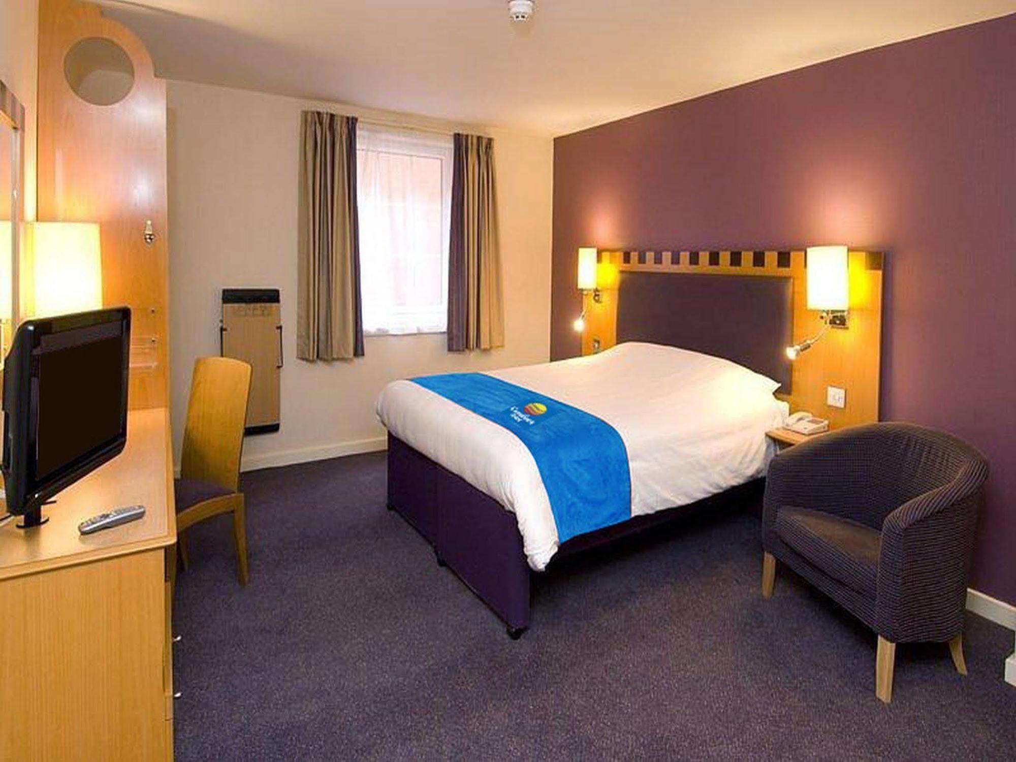 Comfort Inn Manchester North Middleton  Exterior photo
