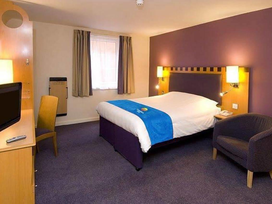 Comfort Inn Manchester North Middleton  Exterior photo