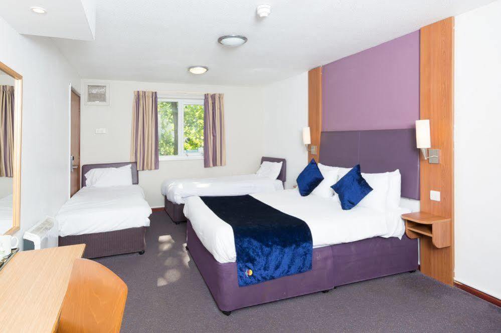 Comfort Inn Manchester North Middleton  Exterior photo