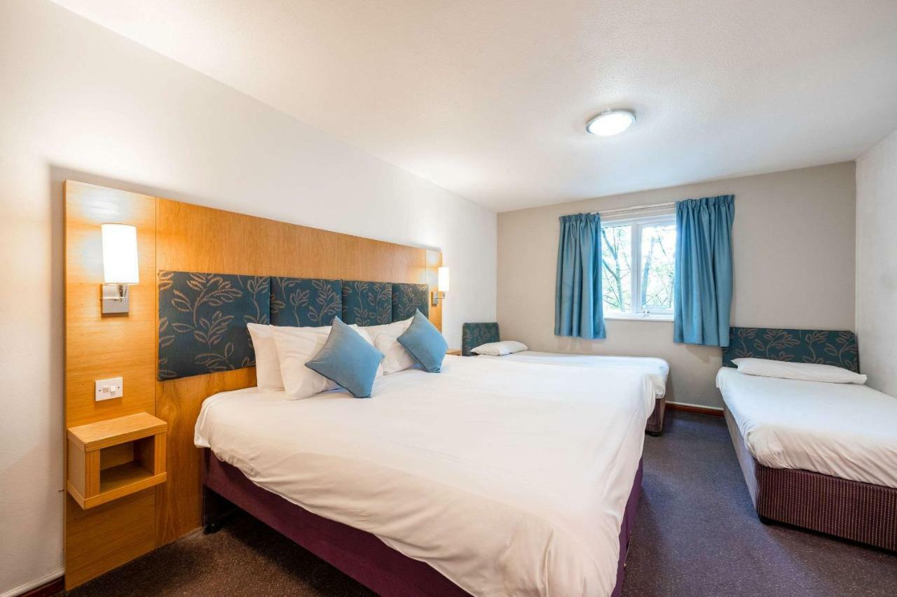 Comfort Inn Manchester North Middleton  Exterior photo