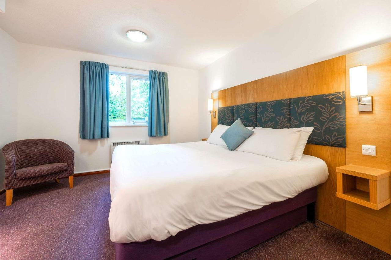 Comfort Inn Manchester North Middleton  Exterior photo